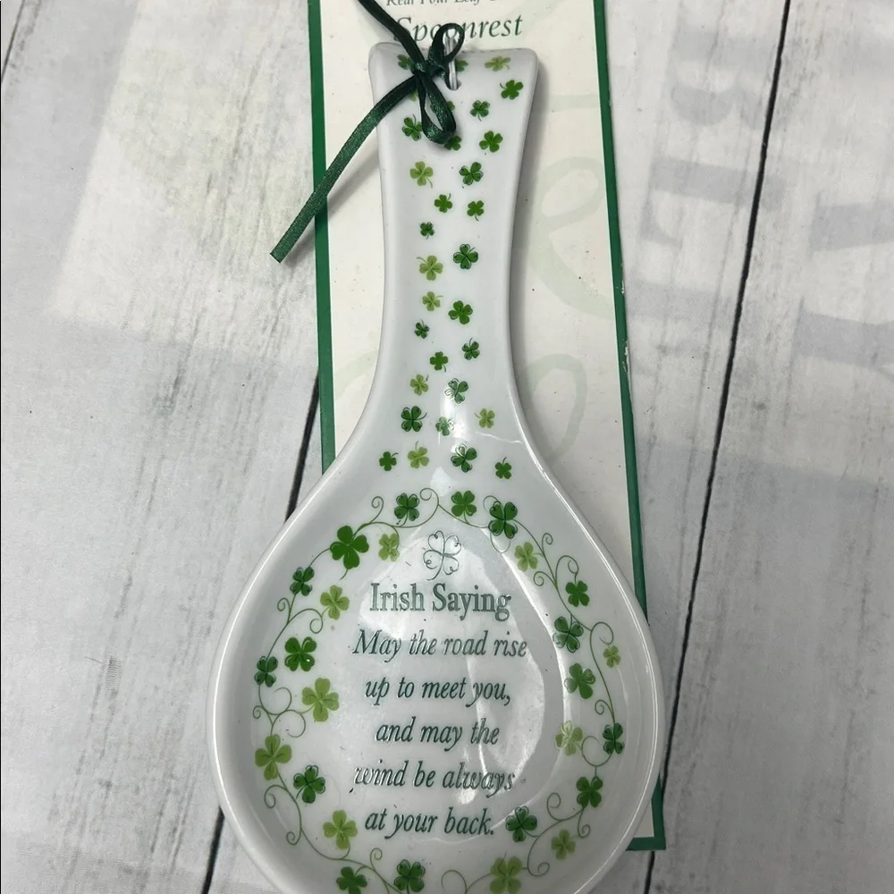 🍀 A Little Irish Luck Spoon Rest – Shamrock Clover Irish Saying – Kitchen Decor
